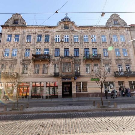 Зелені Апартаменти Біля Оперного Театру Flat In The City Center Lviv Exterior foto