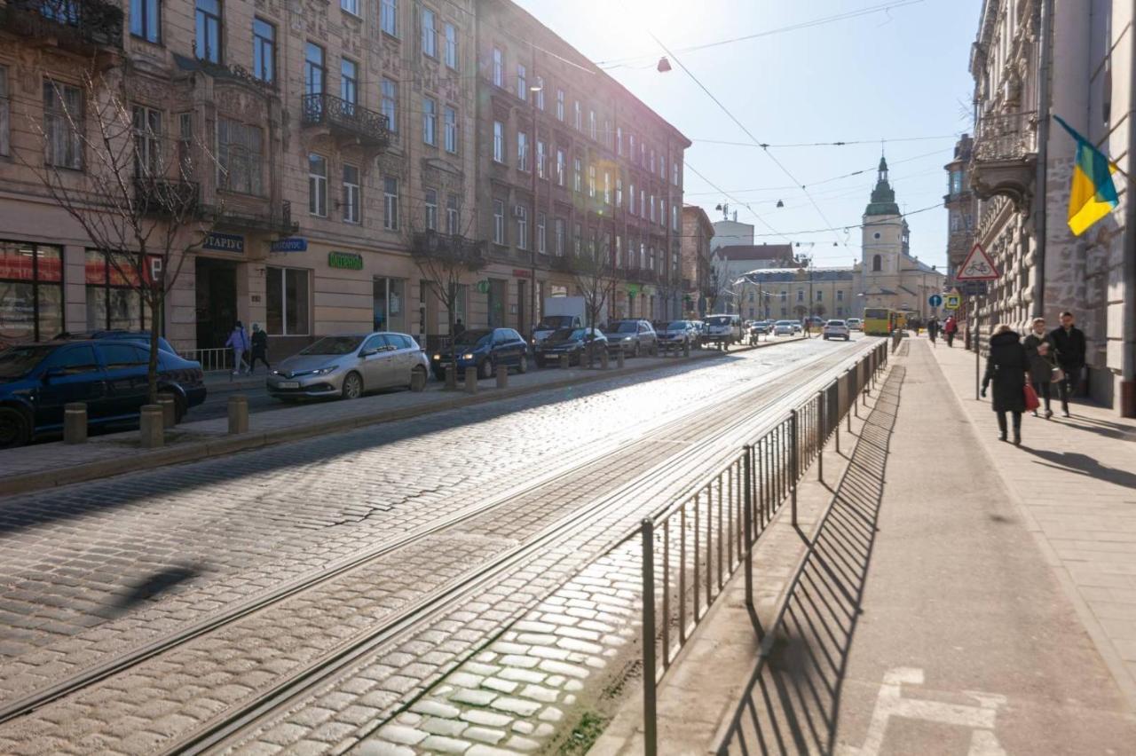 Зелені Апартаменти Біля Оперного Театру Flat In The City Center Lviv Exterior foto